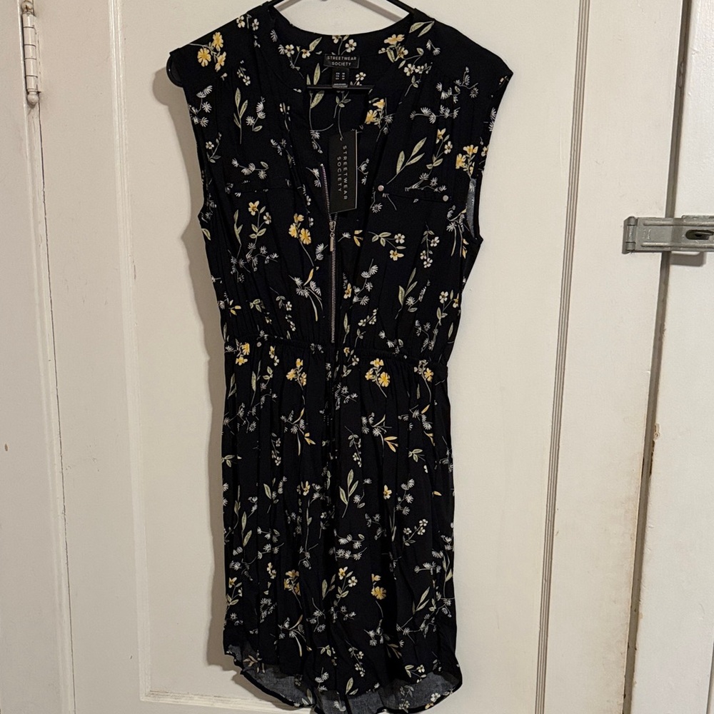 Streetwear Society Black Floral Midi Dress